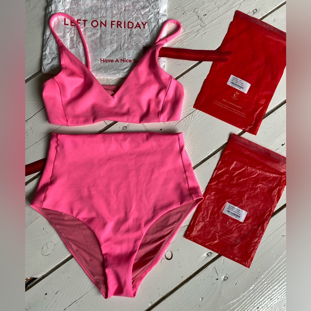 Left On Friday Hi Tide Bottom M in Zinc Sunday Top S sold separately 🩷